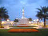 mosque3.jpg (15995 bytes)